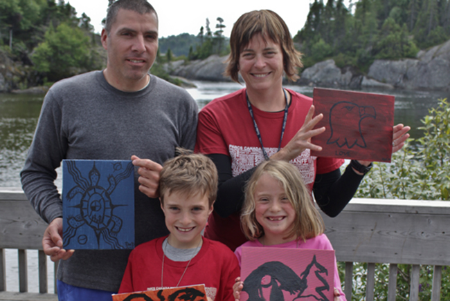 Family with Woodland Art program in Pukaskwa National Park.